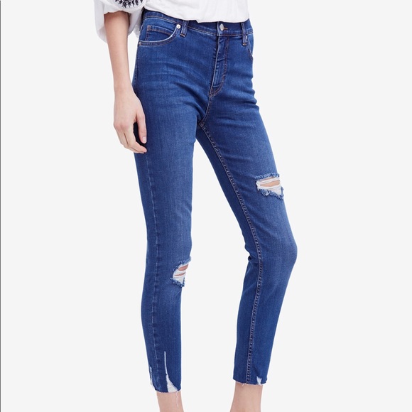 Denim - Free People Skinny Shark Bite Size 28
